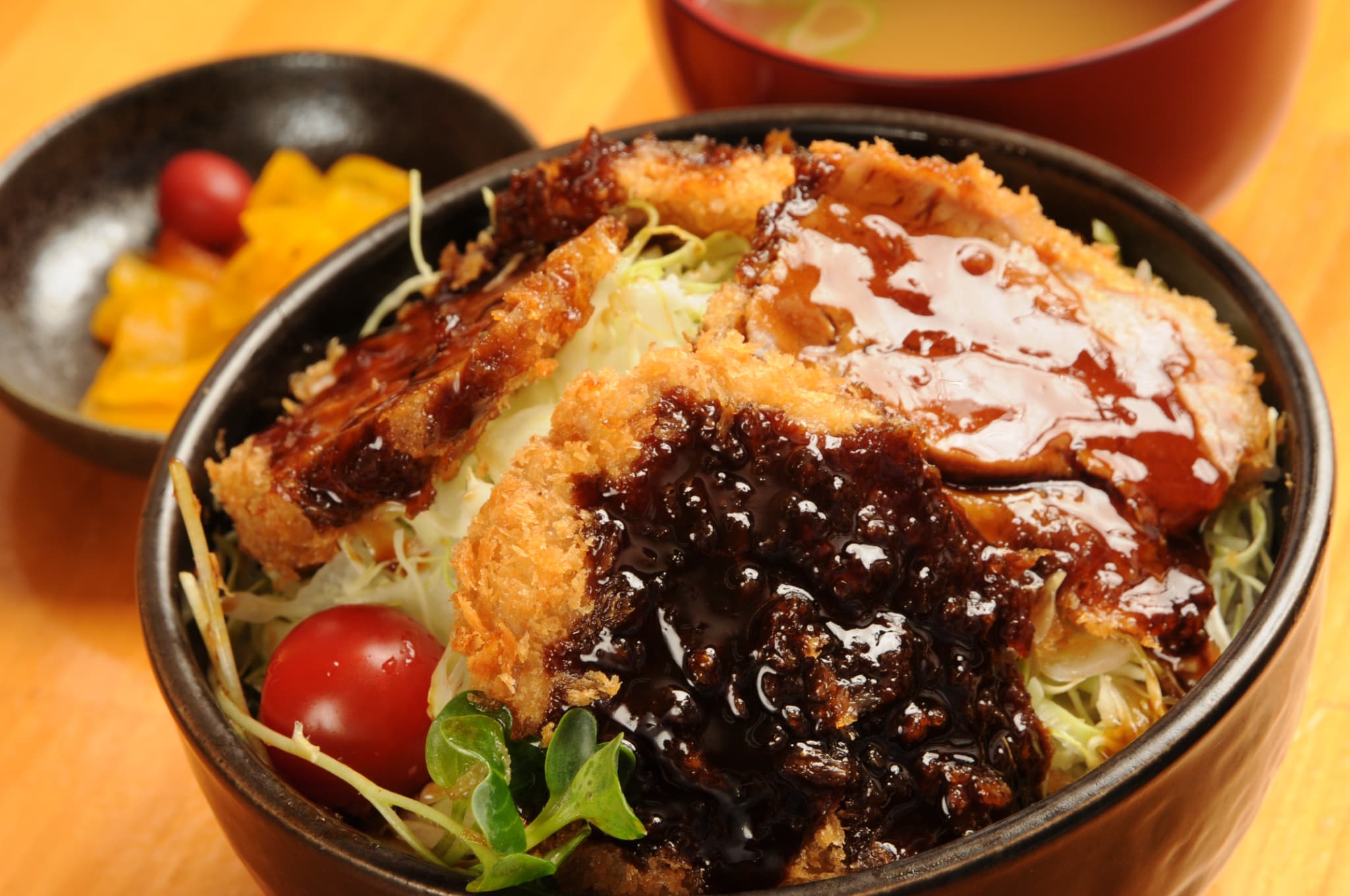 ソースかつ丼｜こだわりとんかつ勝時