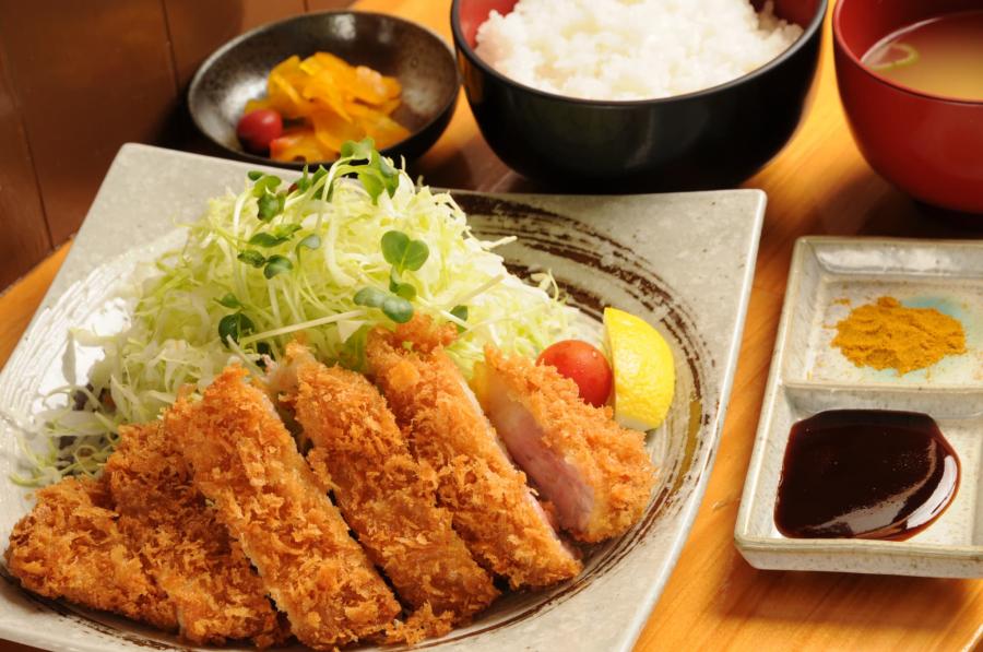 ロイヤル三元豚　特上ロースかつ定食